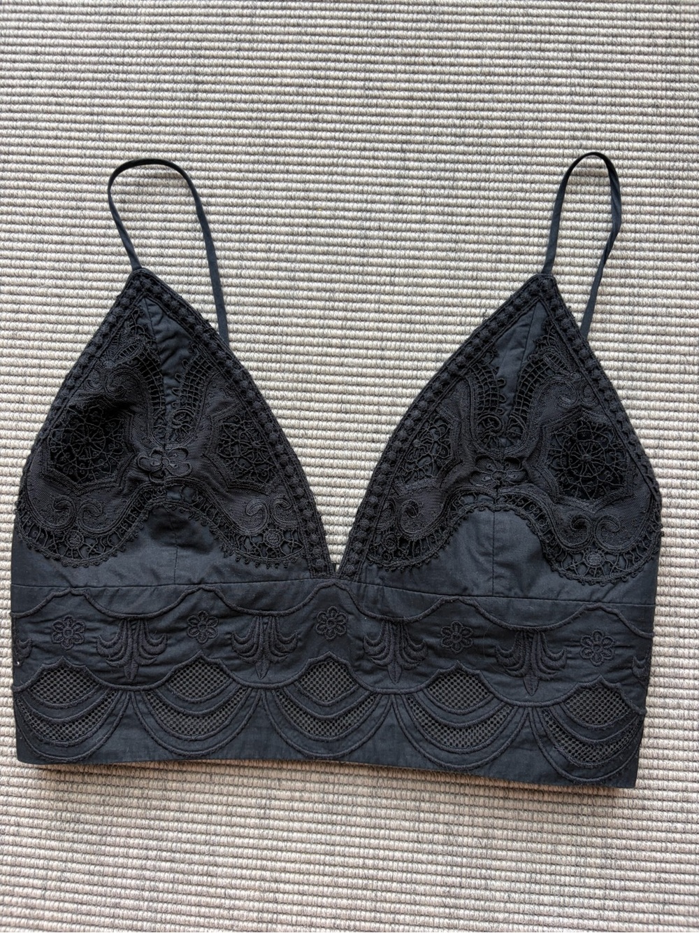 Alice and Olivia black crop top